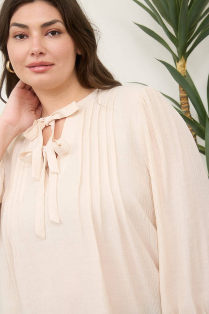 FRONT TIE PLEATED FRONT 3/4 SLEEVE TOP